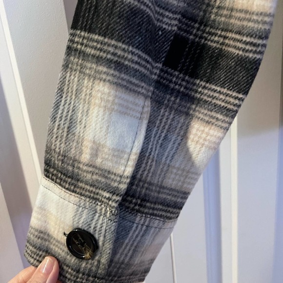 BB Dakota by Steve Madden Ladies Boxy Plaid Shacket Jacket Flannel NWT Large - Picture 13 of 13